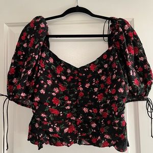 For love and lemons floral multi color top with zipper in the back